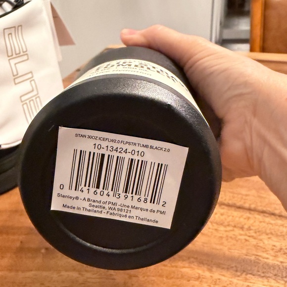 Stanley Black Tumbler with Flip Straw - Picture 3 of 4